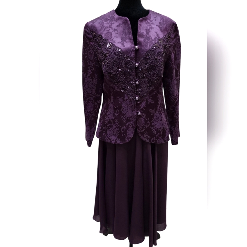 Nah Nah Petite Size 8 Mother Of The Bride Plum Suit